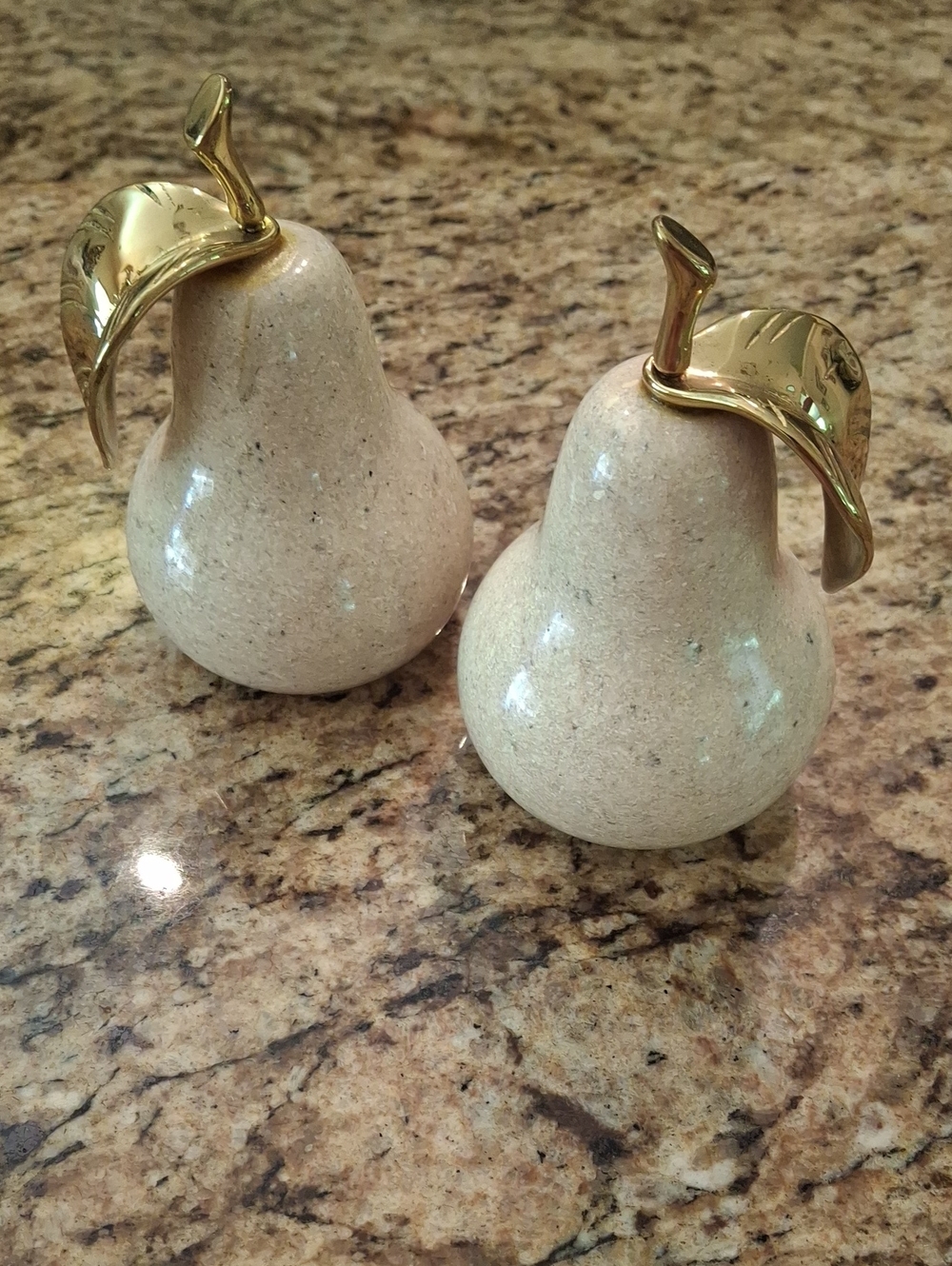 Gorgeous PAIR of Pears-NEW!!!